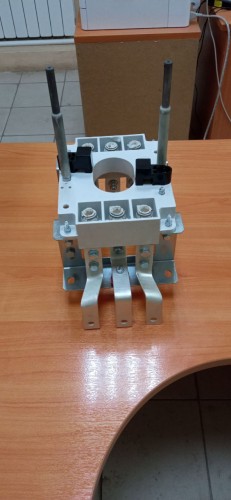 Купить Автоматический выключатель А3722 выдвижной с электроприводом (современный вариант на базе ВА04-36) 